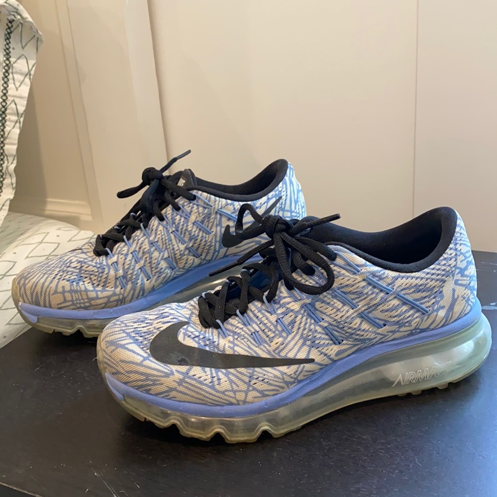 NIKE Air Max Running Shoe